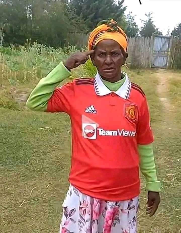 Brainweaver3's tweet image. Grandma tell them something Barcelona in the mud 👉😊

Ten Hag Antony Fred