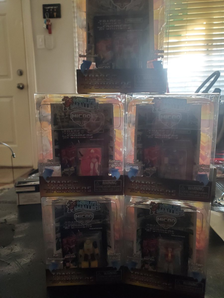 JoeTabletop's tweet photo. #Transformers 
#microfigures https://t.co/XuIZZ786jU