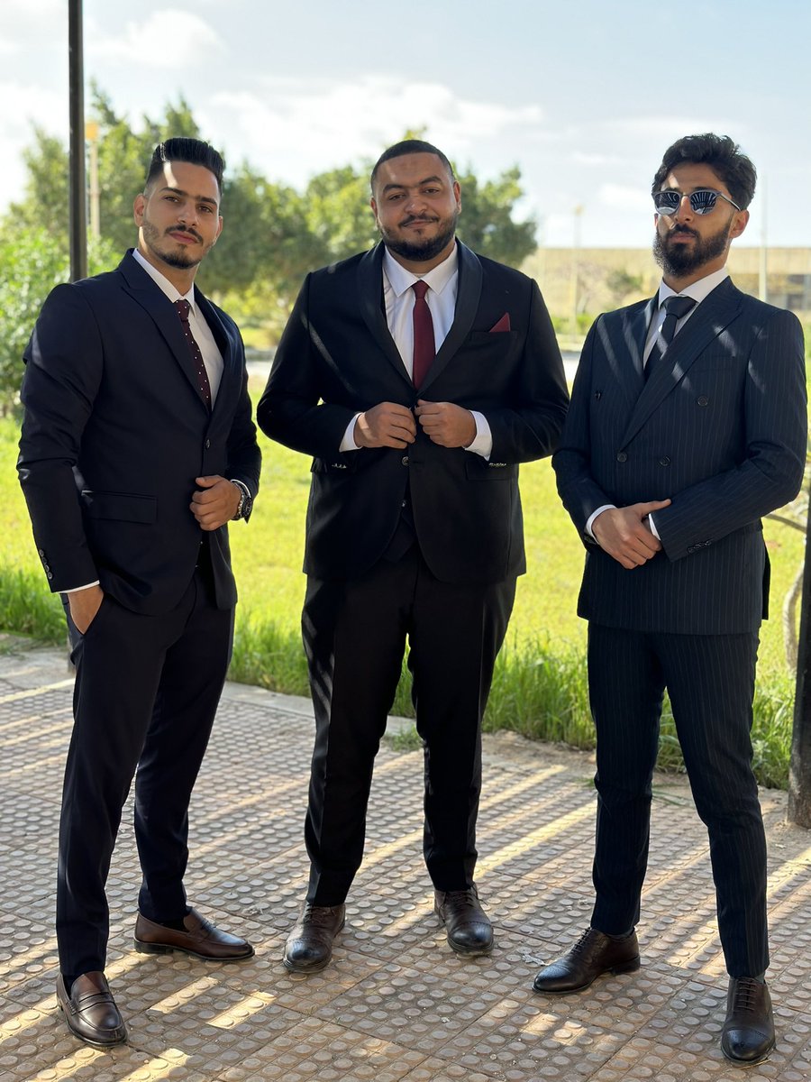 الحمد لله الذي بنعمته تتم الصالحات 
قال تعالى
{ يَرْفَعِ اللَّهُ الَّذِينَ آمَنُوا مِنْكُمْ وَالَّذِينَ أُوتُوا الْعِلْمَ دَرَجَاتٍ

#نحنُ لهآ و إن أَبت رُغمـاً عَنهآ أتينا بهآ 🎓