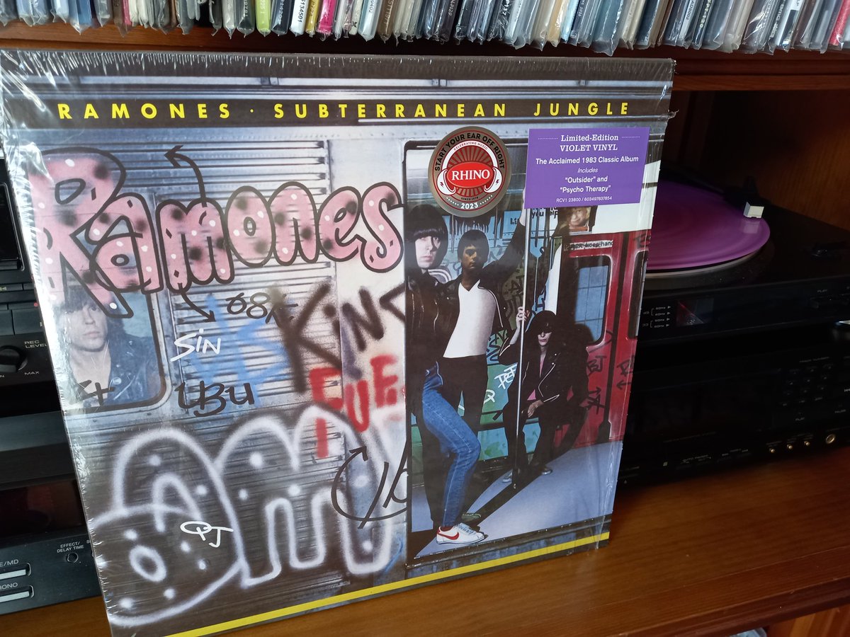 karmelink's tweet photo. 40 años del Subterranean Jungle de Ramones.23 de febrero de 1983
Edición en vinilo violeta. https://t.co/XwrjWLqEGQ