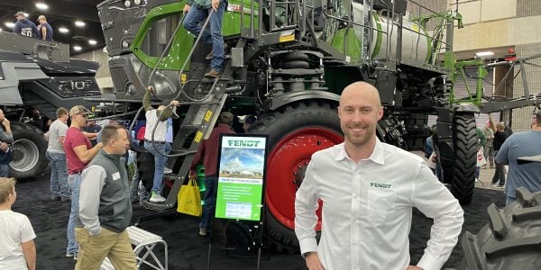 realagriculture's tweet image. Rogator 900 Series adjustable clearance #sprayers will hit fields in 2023 ow.ly/mCCH50N0V53
#cdnag #ontag #westcdnag #Rogator @Fendt_NA