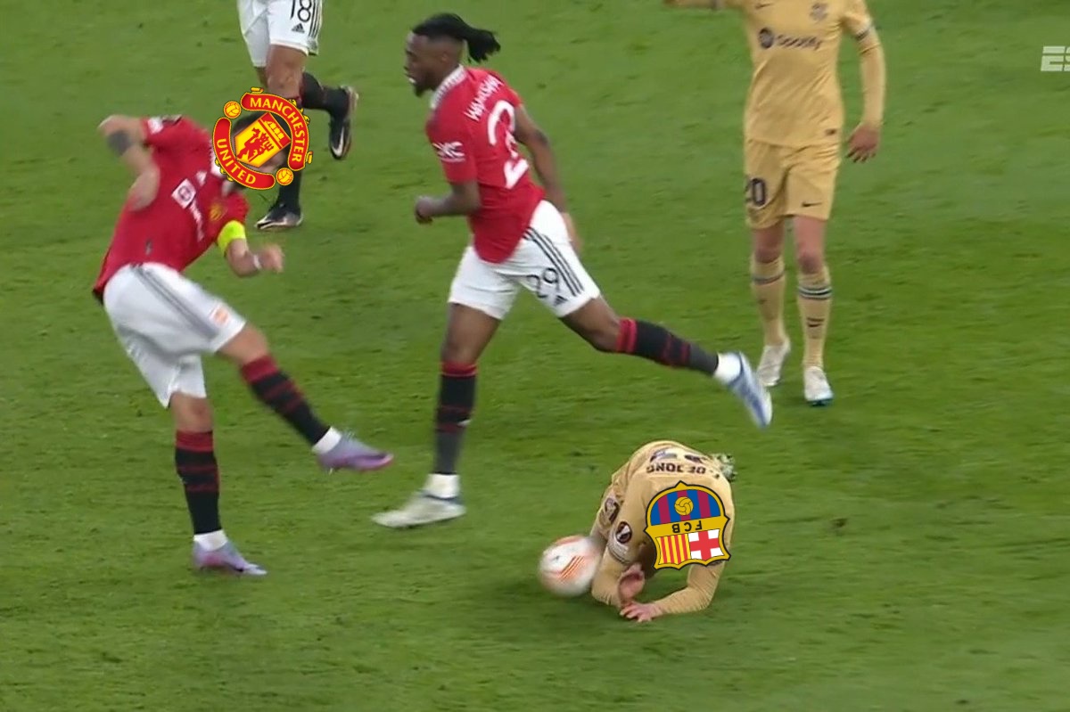 TrollFootball's tweet image. Man Utd knocks Barca out