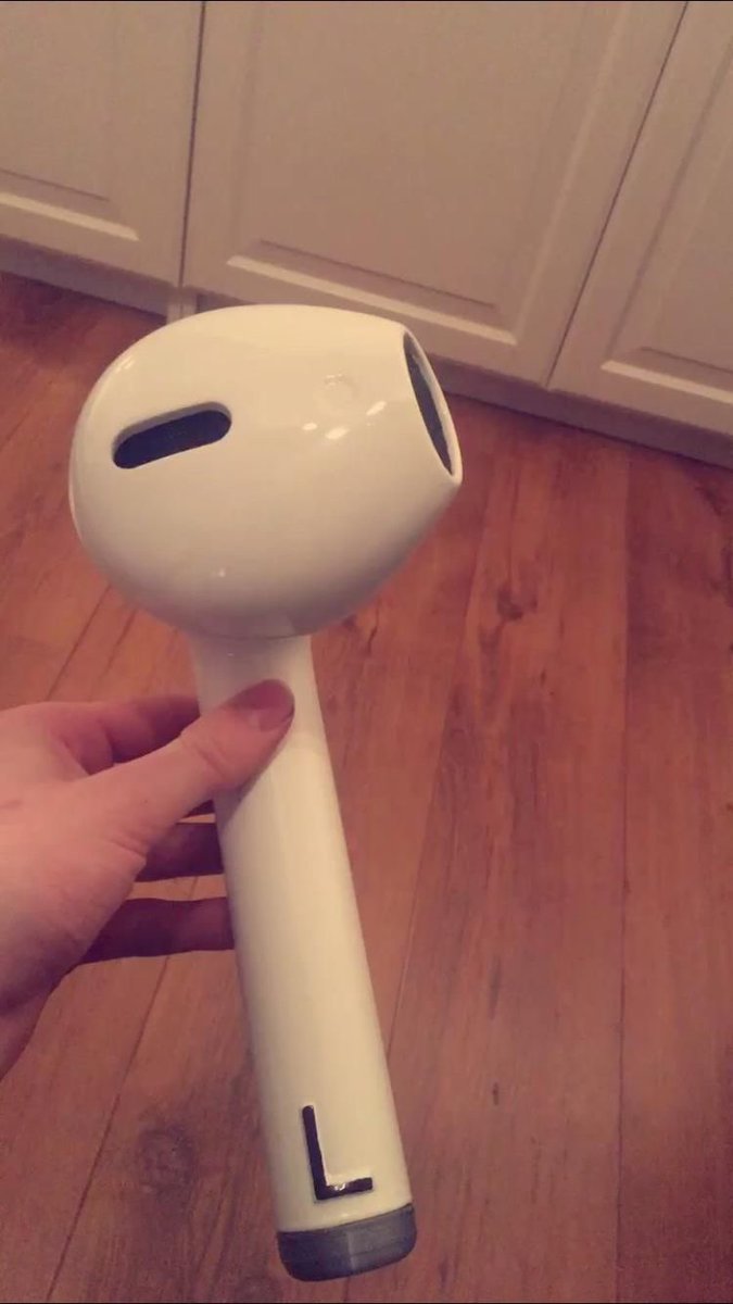 kikinope's tweet photo. The right device to listen to enemy with:
#eaJisEnemyNumber1
#HeCantKeepGettingAwayWithThis https://t.co/JKIJy5n55W