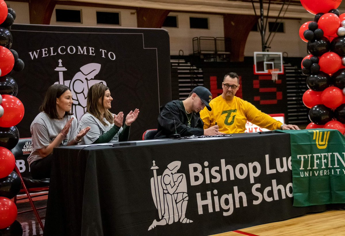 Officially, official. ✍️ 

Congratulations to our guys on signing their National Letters of Intent today!

#LuersSpirit