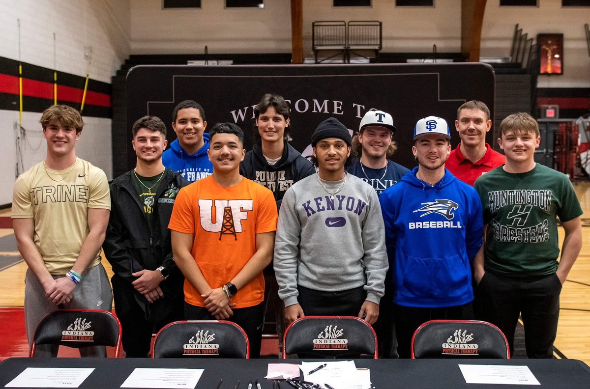 BishopLuersFB's tweet photo. Officially, official. ✍️ 

Congratulations to our guys on signing their National Letters of Intent today!

#LuersSpirit https://t.co/VJi6b8TZqL