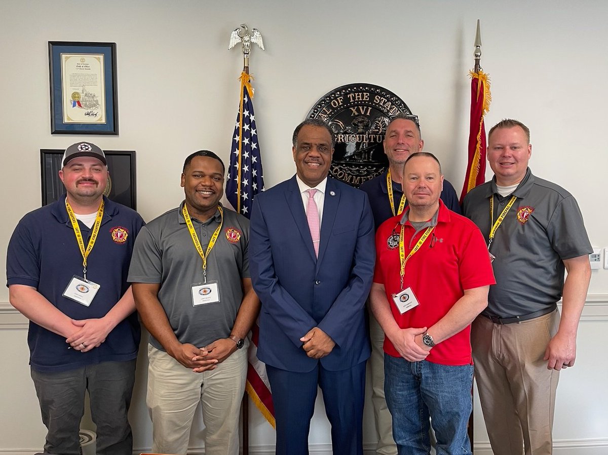 IAFFLocal65's tweet photo. Gathering support from our Knoxville- Knox County (TN) State Legislators. Help end the stigma that surrounds PTSD. #JamesDustinSamples
#the303Project 
@tpffa1 @MayorKincannon @SenatorBriggs @MasseyForSenate @ElaineDavis @RepMcKenzie @VoteGloriaJ
Rep. Dave Wright https://t.co/DBSQTFnPjl