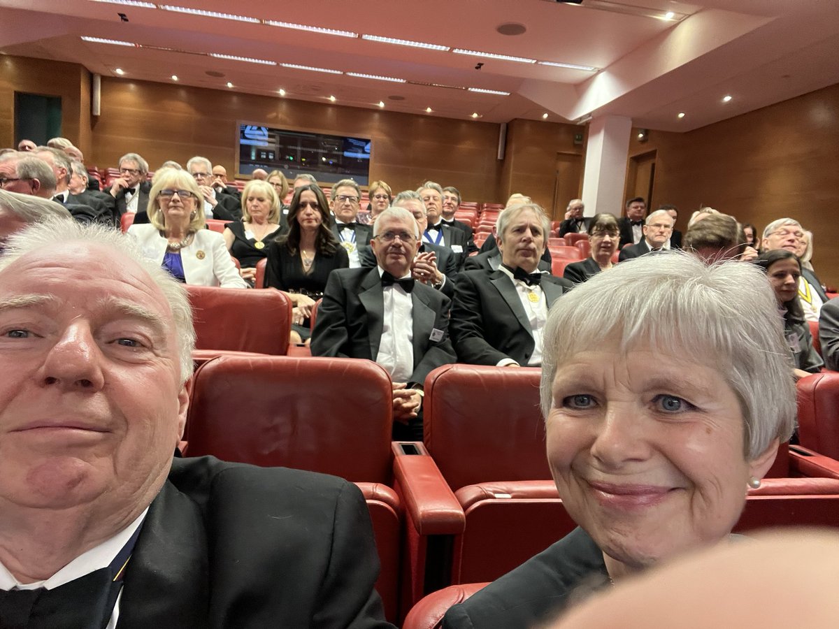 Fascinating lecture by Professor Edward Kosior as guests of <a href="/hornerscompany/">Horners Company</a> at @royalsocietyofmedicine on the importance of proper plastic recycling for the environment and climate. Challenging. but solutions available. And who knew that biodegradable plastics were a BAD thing!