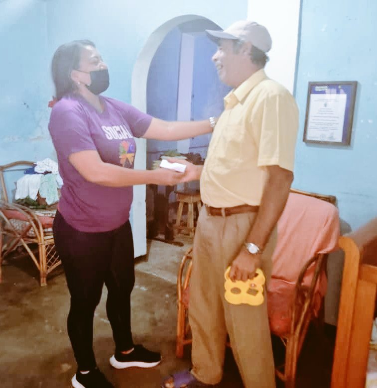 osdeilymg's tweet photo. #23Feb Hoy Con Dios estuvimos #DevueltaAClase aprovechamos que nuestros hijos estaban aprendiendo en su colegios y nos fuimos a Barrio Aeropuerto Urimare #LaGuaira a entregar algunas medicinas, orientados por el Pdte. @NicolasMaduro y @Jateranoficial Coord. De Desarrollo Social. https://t.co/ORnqOca1gv
