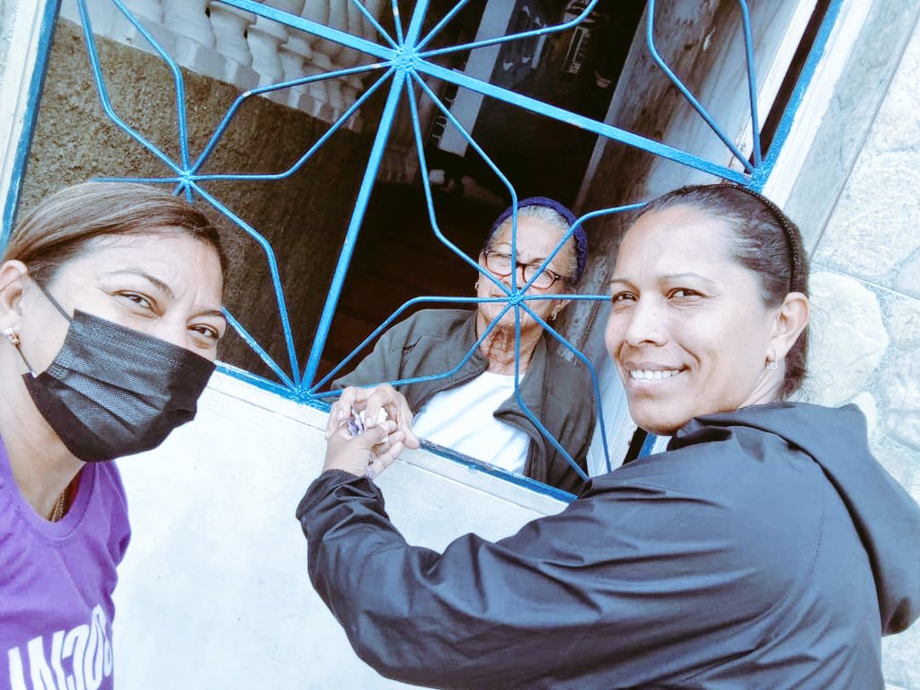 osdeilymg's tweet photo. #23Feb Hoy Con Dios estuvimos #DevueltaAClase aprovechamos que nuestros hijos estaban aprendiendo en su colegios y nos fuimos a Barrio Aeropuerto Urimare #LaGuaira a entregar algunas medicinas, orientados por el Pdte. @NicolasMaduro y @Jateranoficial Coord. De Desarrollo Social. https://t.co/ORnqOca1gv