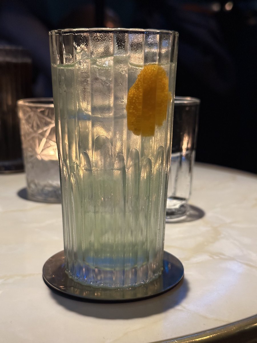 marcooth's tweet photo. This cocktail is called TOTALLY TROPICAL TASTE. #riplilt https://t.co/pJVwCp1WGL