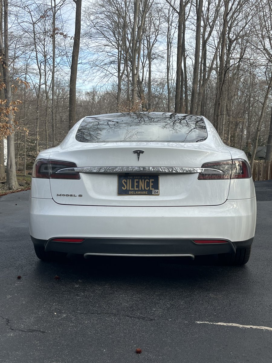 WindLady's tweet photo. I can't believe it's been 10 years since we got our beautiful and "silent" #Tesla Model S. It's in great shape and has only lost <15% of its range. We hit 100,000 miles a few months ago. Shall we go another 100,000? https://t.co/PbUtv1QgLX