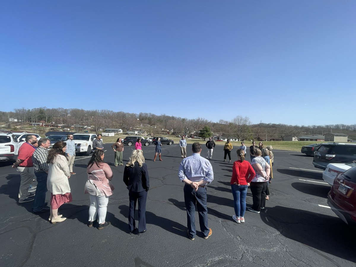 abby_laber's tweet photo. Great first day in the books of #RestorativePractices with Dr. Lauren Evanovich at @KEDC1 Ashland! We even got to take advantage of the beautiful sunshine after lunch! @KEDCCRRSADL https://t.co/lJSCyowTws
