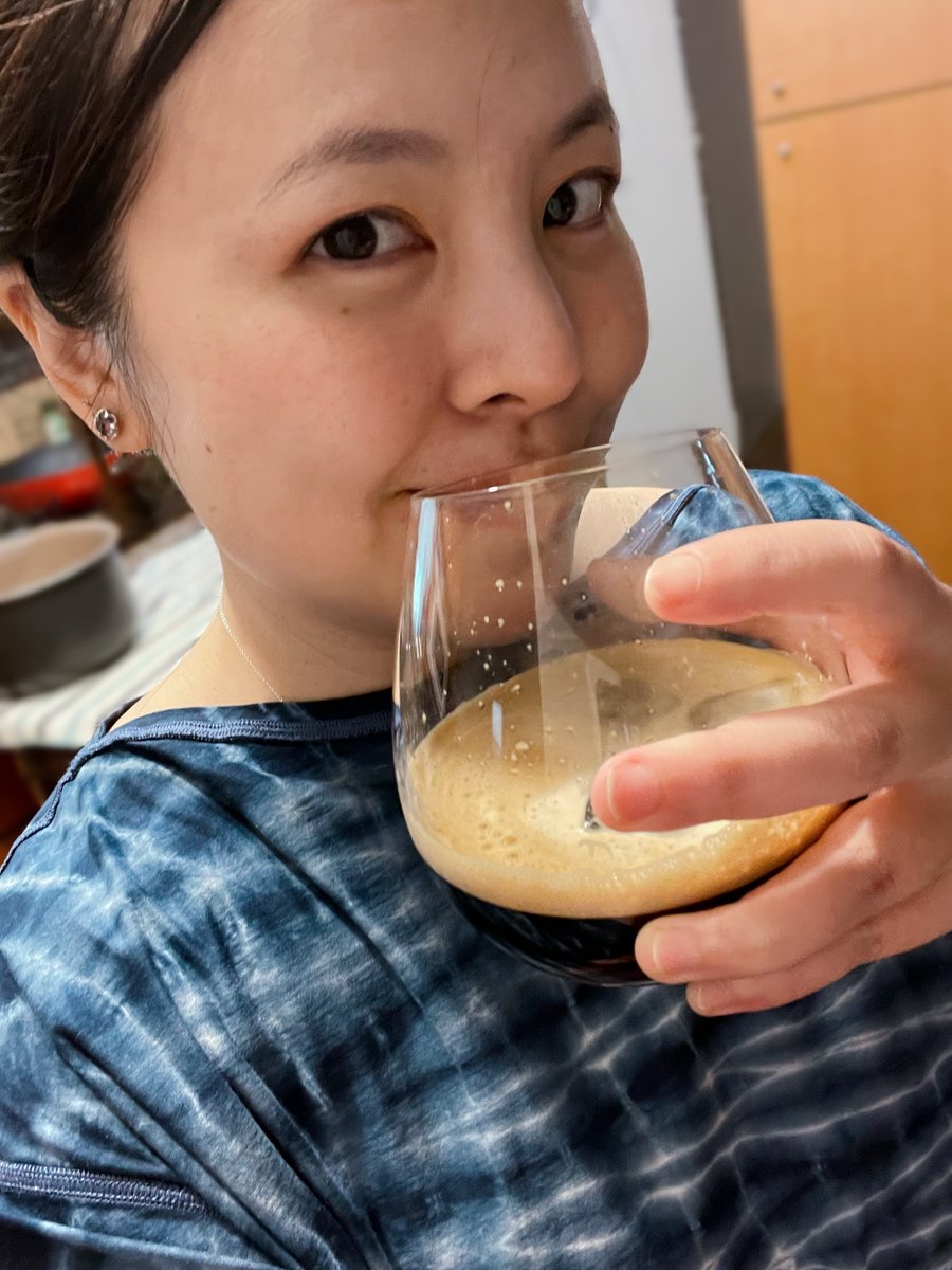 hhwoli's tweet photo. Putting my #nespressovertuo to good use—this #espressomartini is da bomb! So yummy and for a fraction of the price! #cheers #happyhourwitholi #happyhour #vodkamartini #cocktail #cocktailhour #ontherocks #shakennotstirred https://t.co/K3nYPQzK4A