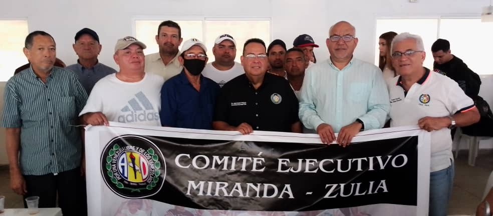 eleisiespinaad's tweet photo. #23Feb2023 En nombre del Mov Sindical @ADemocratica en Resistencia #Zulia hoy acudimos junto al CES @JuanCVelazcoQ y el compañero @betancourtenzo Delegado del CEN a una excelente reunión d trabajo con el CEM AD Miranda @jhoanzend Objetivo: ganar las primarias con @prospericarlos https://t.co/iuGXWORgu2