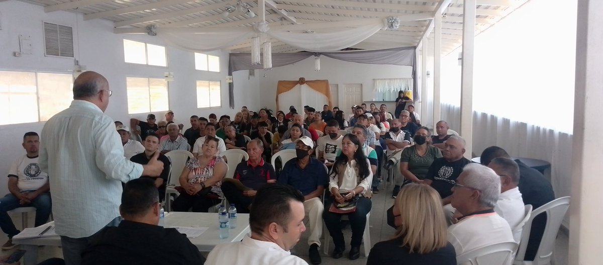 eleisiespinaad's tweet photo. #23Feb2023 En nombre del Mov Sindical @ADemocratica en Resistencia #Zulia hoy acudimos junto al CES @JuanCVelazcoQ y el compañero @betancourtenzo Delegado del CEN a una excelente reunión d trabajo con el CEM AD Miranda @jhoanzend Objetivo: ganar las primarias con @prospericarlos https://t.co/iuGXWORgu2