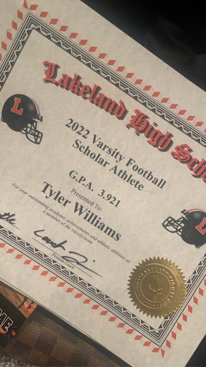 Always been a Student Athlete <a href="/Ty_Williams04/">Tyler Williams</a> 🧡⚓️🖤