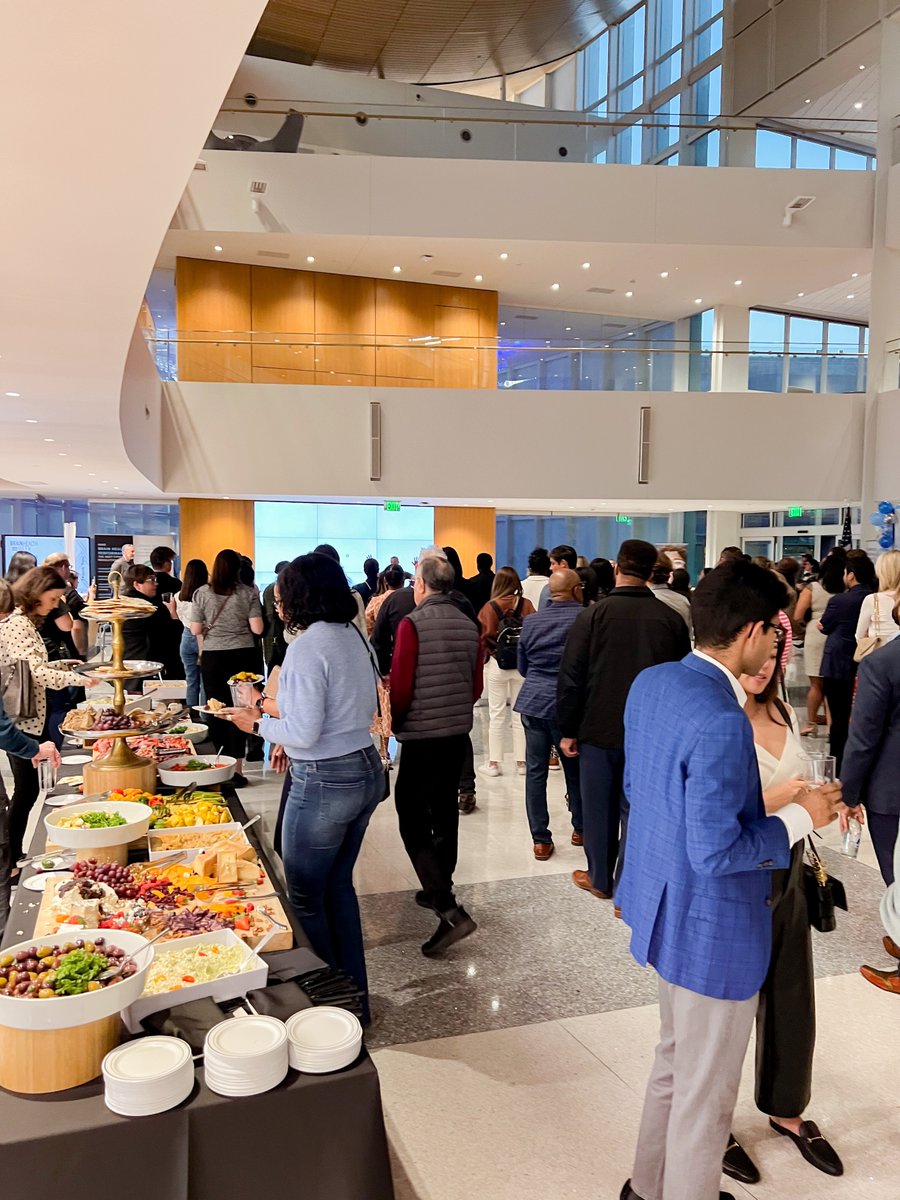 BrainHealth's tweet photo. People are wired for connection — communities can strengthen brain health through collective synergy and feelings of belonging. #BrainHealthWeek https://t.co/AxfNEcdBCp