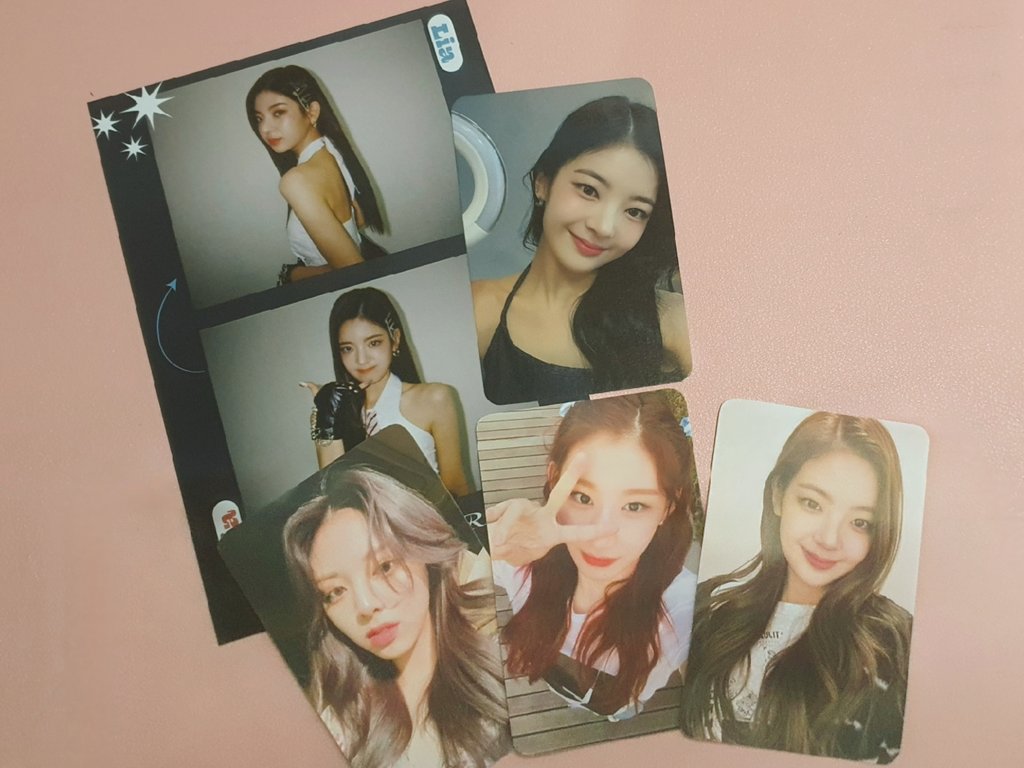 curyuuscat's tweet photo. —💌

good morning sheesh si lia laring lang naman bumungad sakin paggising ko 🥹 thank you @shnryjncart! Complete ko na din laring pcs ♡ https://t.co/kxzEUVoisX