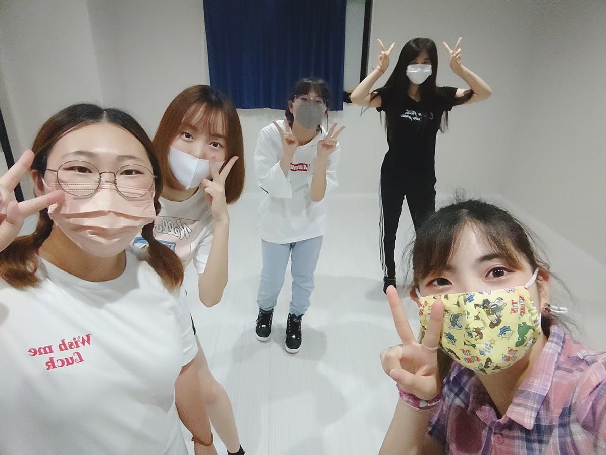 f_dance's tweet photo. 八王子ダンススクールFANTASY 🤩
『初心者で自信がないけどダンスやってみたい』
『ダンスを楽しみたい』『運動したい』『好きなKPOPを踊りたい』どんな目的でも🙆🏻‍♀️
#八王子ダンス教室 #八王子ダンススクール
#ダンス楽しい #ダンス好き #ダンス体験レッスン　
#キッズダンス体験 https://t.co/laXLbTuwcS