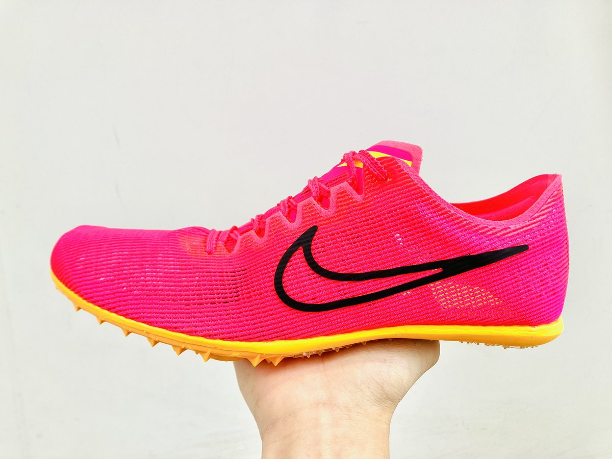 steptachikawa's tweet photo. #NIKE
👟ZOOM MAMBA 6👟

長距離スパイク✨
3000mSCで愛用している方も多いです☺️

スパイクピンも5本に減りアッパー素材も軽量かつ通気性、排水性に優れています☝🏻

大人気スパイクの為、お急ぎください🏃💨

お電話やDMでのお問い合わせもお待ちしております🙇‍♂️

 #スパイク #中長距離 #ステップ立川 https://t.co/ANOoT2u1mJ