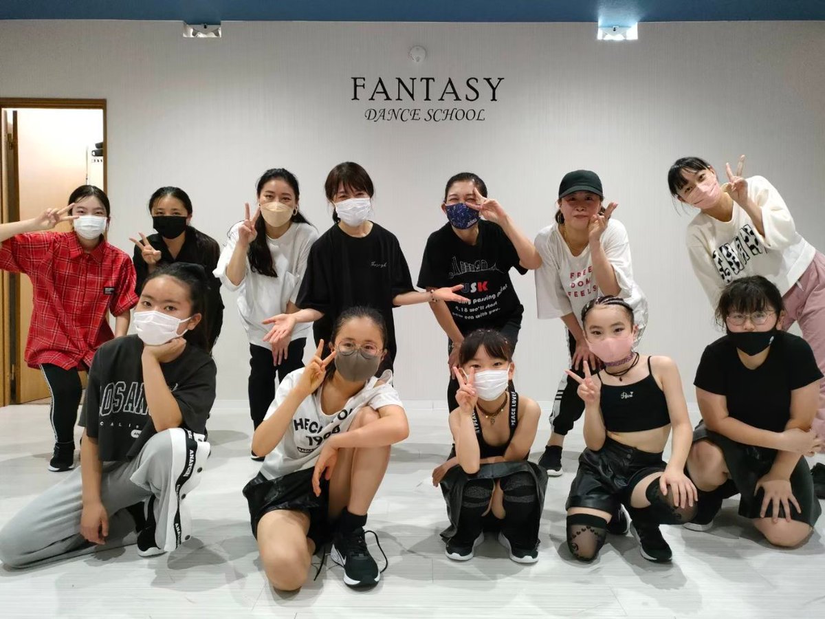 f_dance's tweet photo. 八王子ダンススクールFANTASY🤩 🌈
完全フリー制度導入しているので
★お仕事や学校の帰り★家事などの合間時間★お休みの日
個人のライフワークに合わせて参加できるダンススクールとなっています💖
#ダンススクール #ダンススタジオ #ダンスレッスン
＃八王子 ＃八王子市 #ダンス楽しい #ダンス好き https://t.co/hyeU1DaCOd