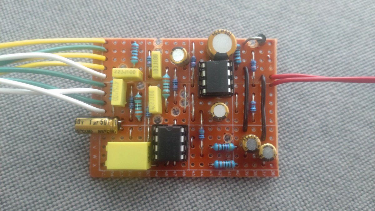 euphoricguitars's tweet photo. 仕事サボって（計画年休）、エフェクター製作三昧です。
EarthQuaker Devices Tone Job
のクローンの配線が完了しました。
Midの効きが絶妙ですね。
コレとBlues Breakerのクローンで、JC120対策はかなりイケる気がします。

#DIY
#エフェクター https://t.co/8xUzoLwTlO