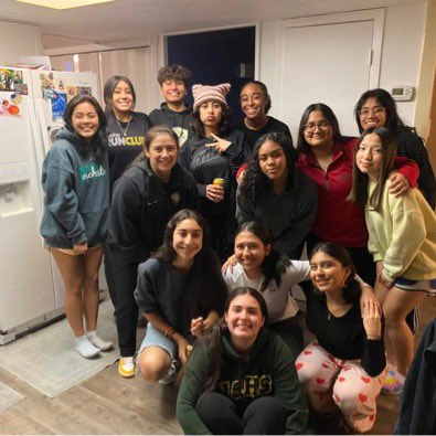 CoachCPerez's tweet image. The team dinner tonight went well. We are fortunate to have wonderful parents who welcome the team to their homes and organize dinners there. #ssfs #trojanSoccer