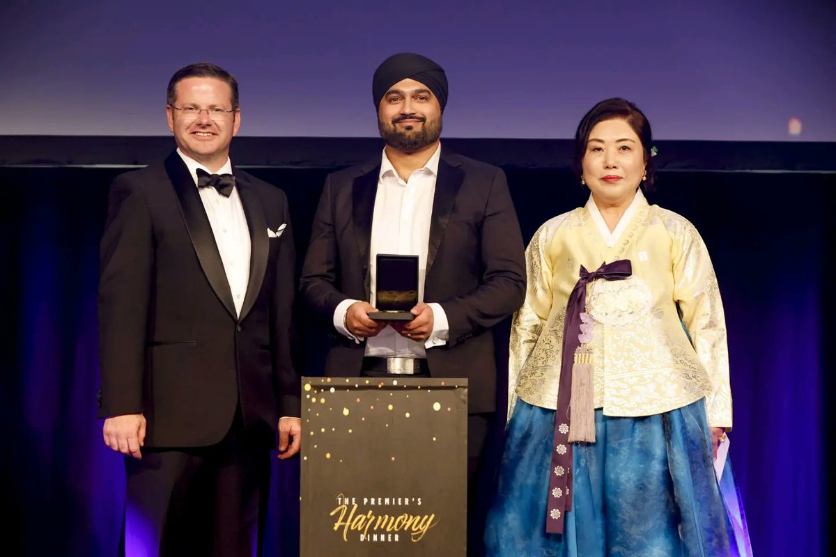 Herman_SL's tweet photo. Honoured and proud to be the recipient of the NSW Premier's Multicultural Community ''Sports Medal'' for 2023, awarded at the Premier's Harmony Dinner last night. 

Special thank you to @Dom_Perrottet , @markcourelive , @Joseph_LaPosta . https://t.co/UDNZyQT3NJ
