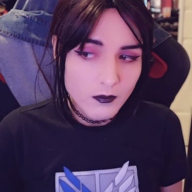 Si me pongo unas gafas o me arranco un ojo... Chance y doy el gatazo con Hange Zöe.