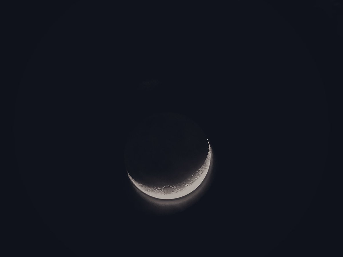 sarv_ux's tweet photo. Moon craters #iPhone14Pro #mobileshoot @Apple 📱🌙 https://t.co/HzPrjsNJzS