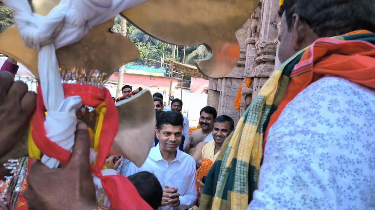 Suryakanta09's tweet photo. A proud moment for us as the Village Transformation of Suando the birthplace of Gopabandhu Das was inaugurated by HCM. 

Congratulations to the entire team of @OBCC_Odisha, @TCEConnect, @OMC @Puri_Official and @Vkpandianfancl1 for the support and making this project a success. https://t.co/7dtmTnPO4v