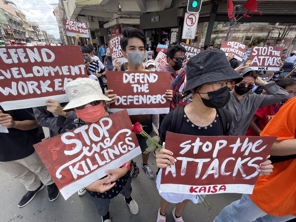 rapplerdotcom's tweet photo. Around 100 human rights advocates and activists gathered in front of Metro Colon, in downtown Cebu City, on Friday, February 24, to hold a picket rally in commemoration of the 37th anniversary of the EDSA People Power Revolution. | via @TheJohnSitchon

Photos by @JacqHernandezph https://t.co/wQGIbiVeIr