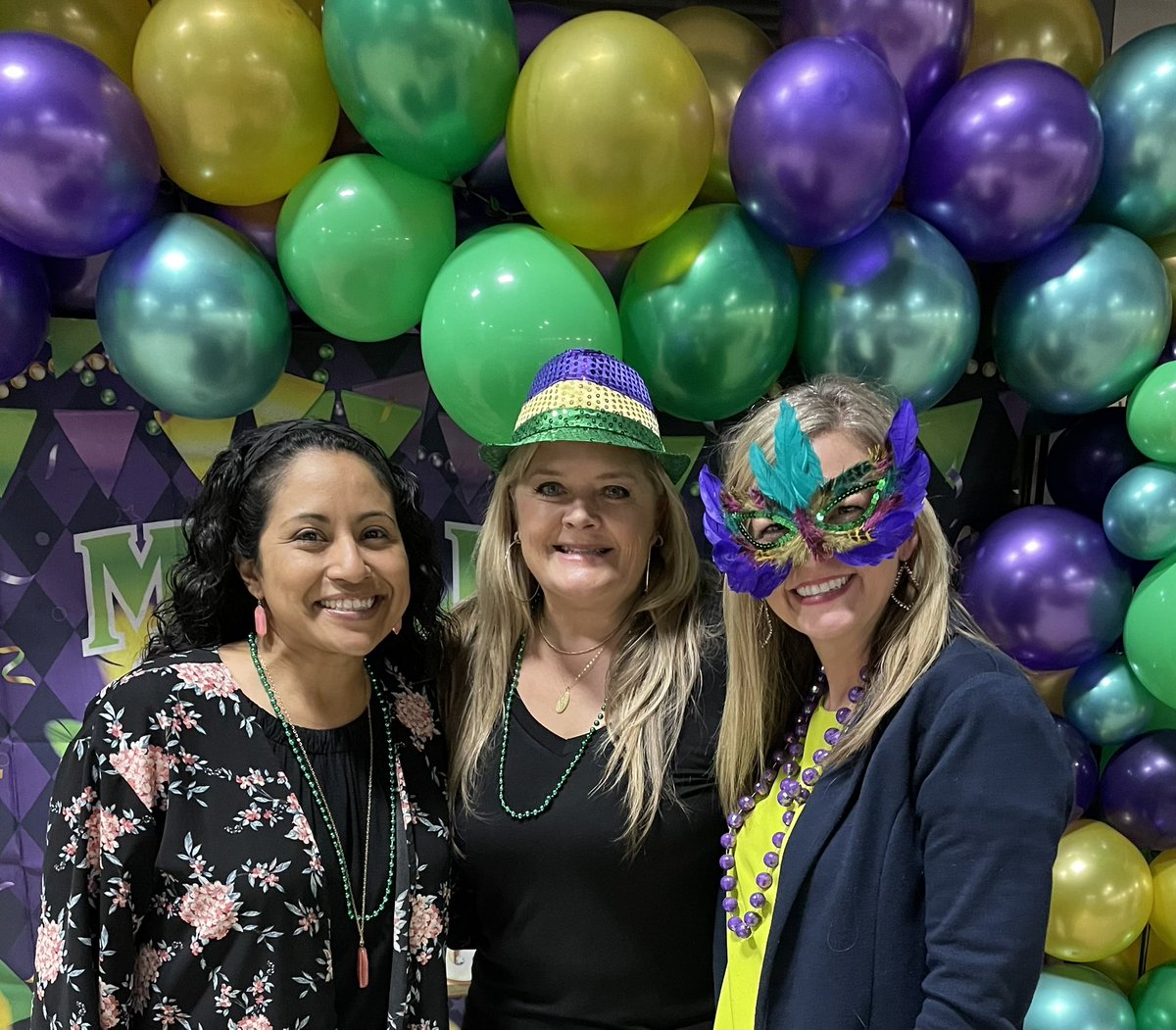 What a fun evening at the Seguin Education Foundation Mardi Gras Party! @alvargasCCMR @MLissHaas