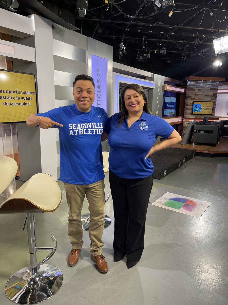 Shout out to our new honorary @SHSDragonsDISD Dragon @DannyLuna! What a fun great experience. Thank you for highlighting @dallasschools Seagoville! #OneStandard #ExcellenceIsTheNorm #DragonsOnFire🔥🔥🔥💙💙💙🐉🐉🐉