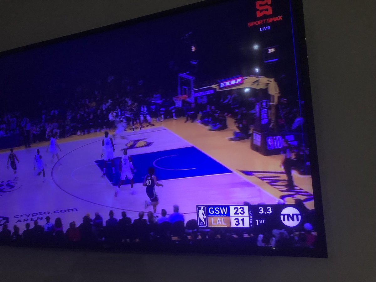 serkantinaz's tweet photo. You ate watching this game on tv and your wife is there 😩😁🥰 https://t.co/cgMT5vLEwa