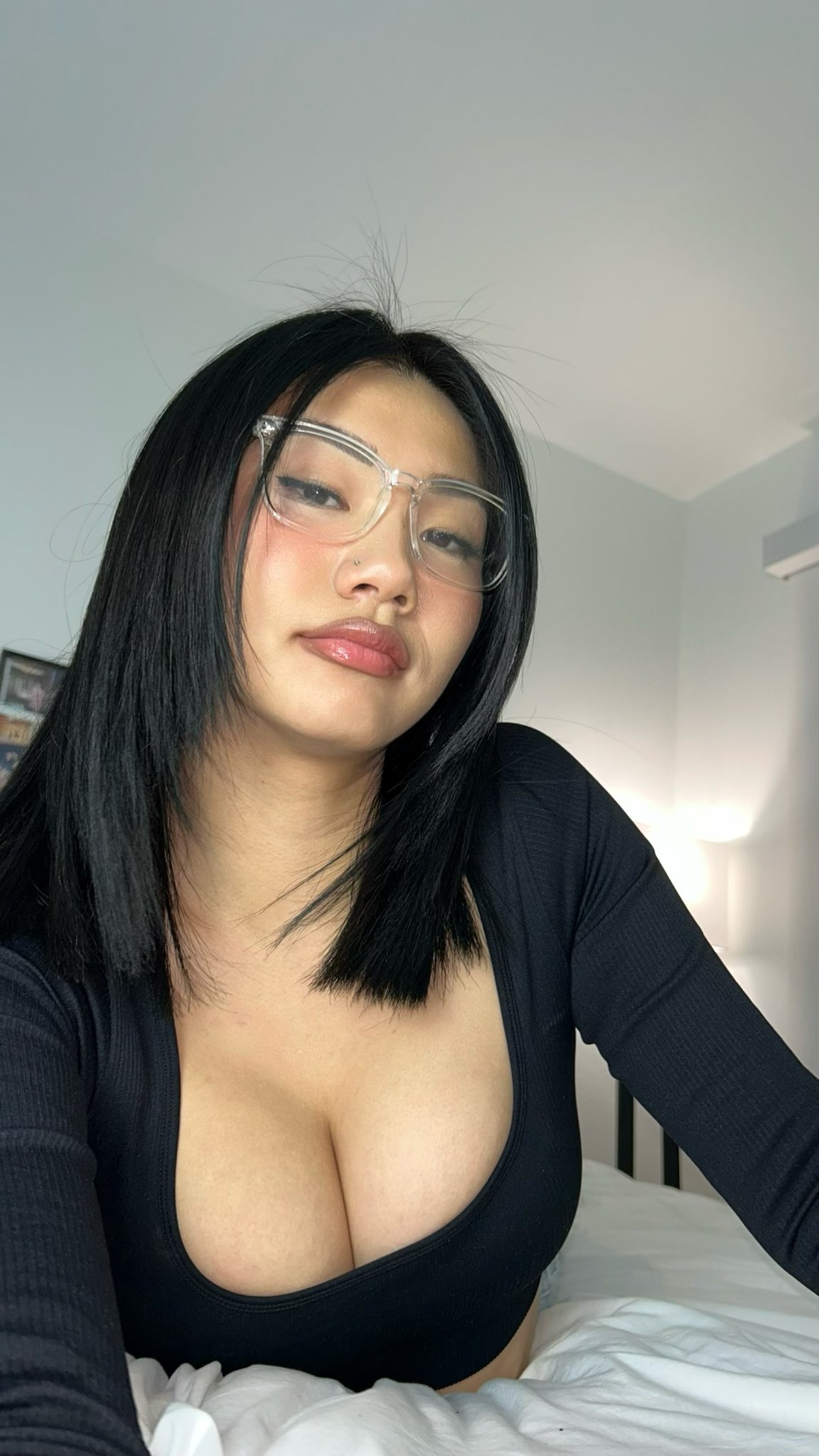 Cindy Zheng on X: glasses on or off t.cooNQRwKOBqX  X