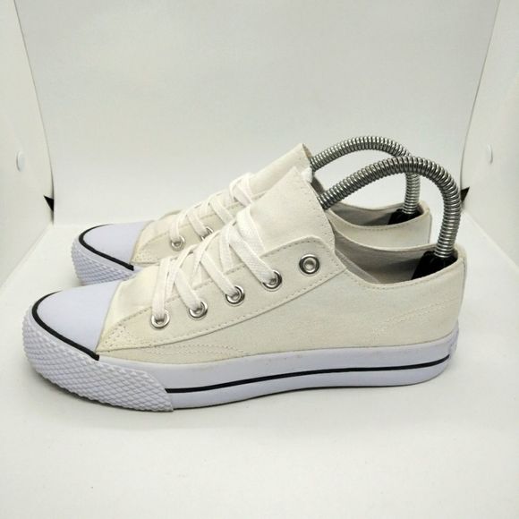 bigmg41's tweet photo. So good I had to share! Check out all the items I'm loving on @Poshmarkapp #poshmark #fashion #style #shopmycloset #airwalk #skicks #puma: https://t.co/qo4ISghVv8 https://t.co/yFnjsHqBbz