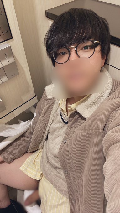 トイレいるのにオシッコできない😭 #裏アカ男子 https://t.co/GPRGi9HOWG<a href="/tag/%E8%A3%8F%E3%82%A2%E3%82%AB%E7%94%B7%E5%AD%90"class="tags">#裏アカ男子</a>