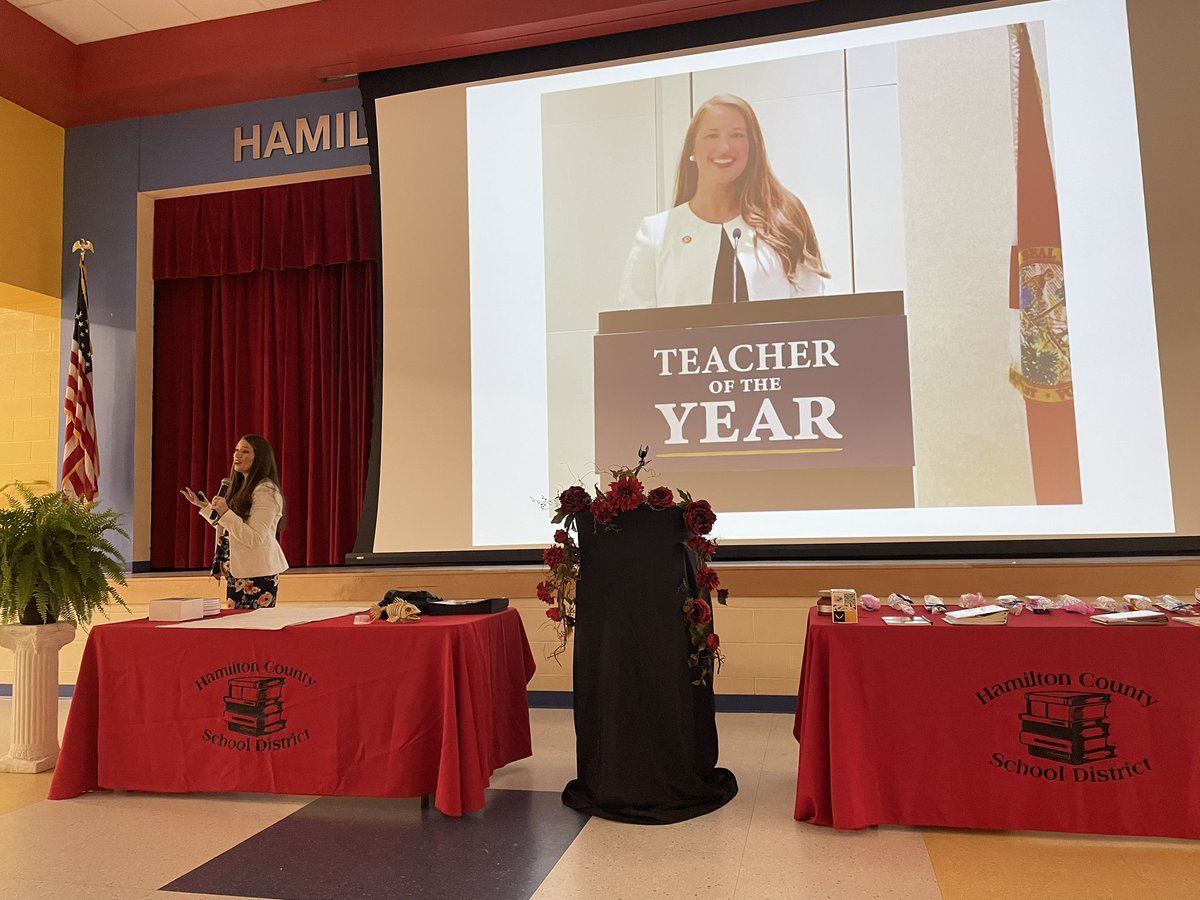 chris_combass's tweet photo. We were so honored to have @ChristieBassett serve as the keynote for our 3rd Annual Hamilton County Teacher Lead Network Event this evening!  Teaching is definitely the “Golden Thread!”  #hamcotln @EducationFL https://t.co/WXgXcrhs24