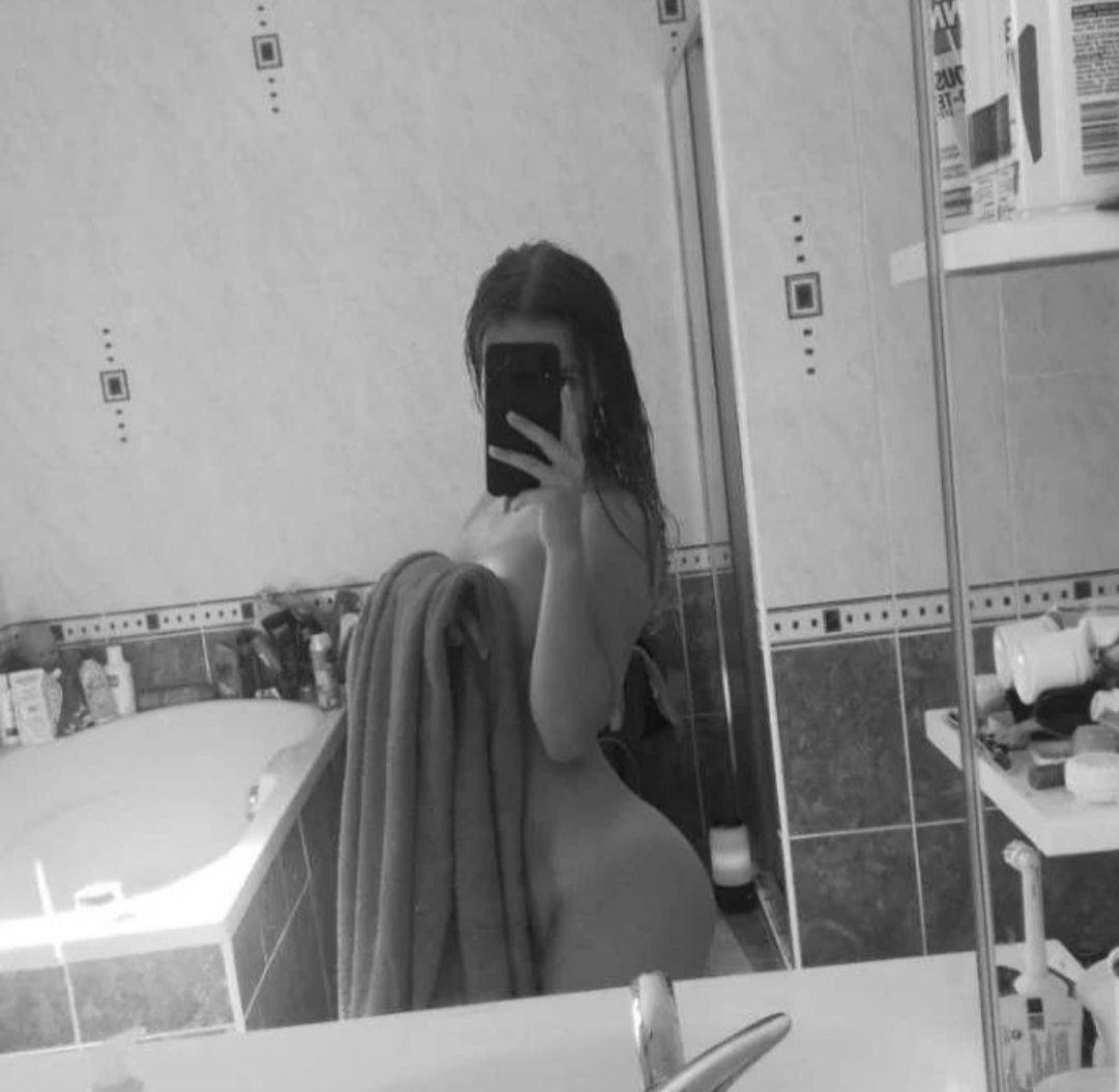 ModelElla4's tweet photo. RT for one without the towel 🤩
#ass #boobs #tits #stepsis #stepmom #mom #sis #blowjob #bj #deepthroat #creampie #throatpie #cumshot #cum #feet #pussy #girls #hot #hotgirls #18plus #pyt #nsfw #nsfwtwt #nsfw_twt #cumaddiction #blonde #brunette #asiangirl #asianmom #asianthot #slut https://t.co/JFZ712tjS4