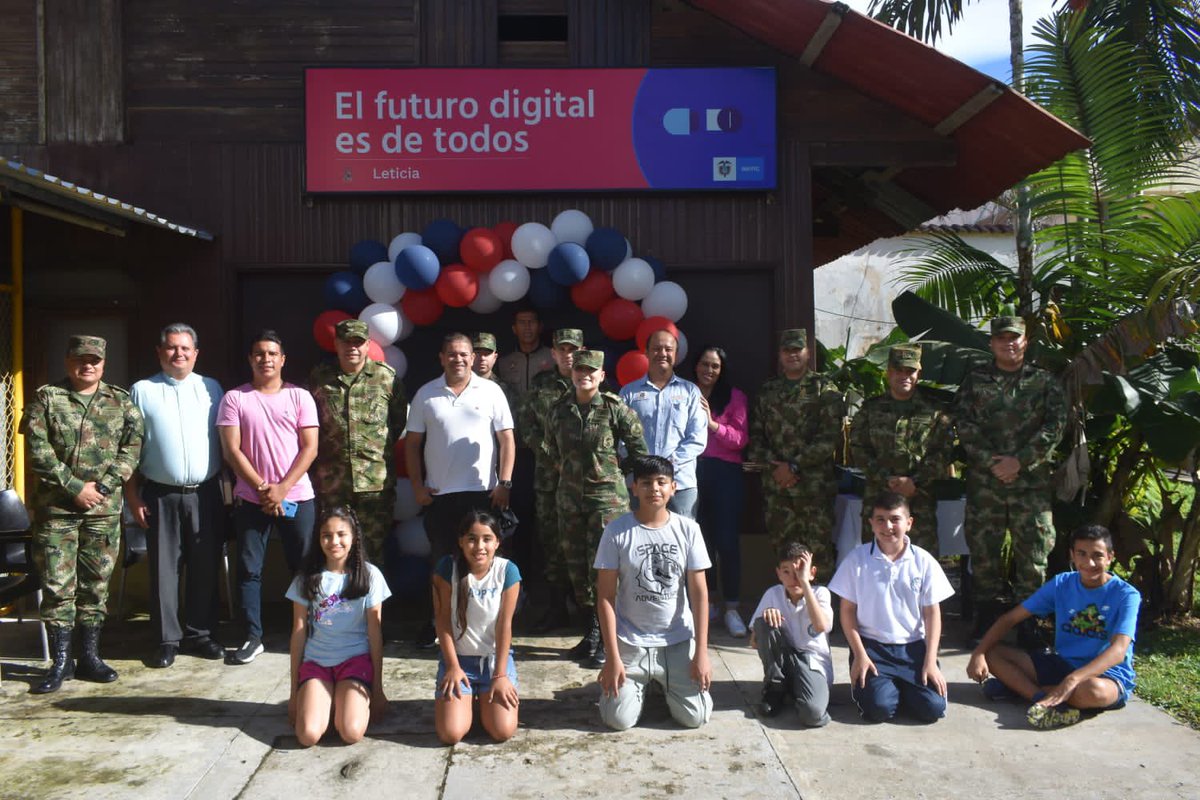 Ejercito_Div6's tweet photo. #Hoy | En las instalaciones de la #Brigada26 fue inaugurado el Punto Digital, como parte del proyecto #AmazonasConectado del @ConectividadCO , beneficiando a cerca de 1.500 personas, entre militares y sus familias, quienes podrán acceder a las herramientas TIC, en Leticia https://t.co/PTzrphnC26