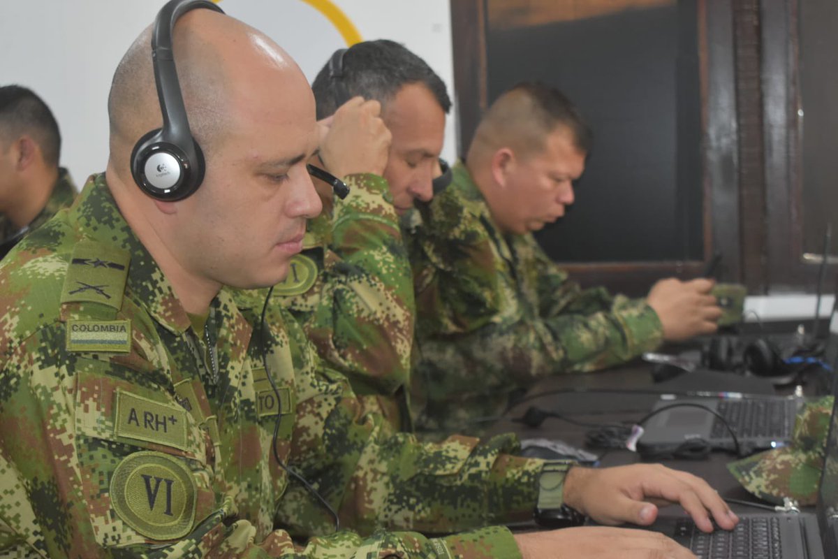 Ejercito_Div6's tweet photo. #Hoy | En las instalaciones de la #Brigada26 fue inaugurado el Punto Digital, como parte del proyecto #AmazonasConectado del @ConectividadCO , beneficiando a cerca de 1.500 personas, entre militares y sus familias, quienes podrán acceder a las herramientas TIC, en Leticia https://t.co/PTzrphnC26