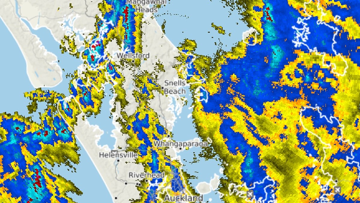 nzherald's tweet image. Heavy rain looms: Evacuations underway in Esk Valley nzherald.co.nz/nz/cyclone-gab…