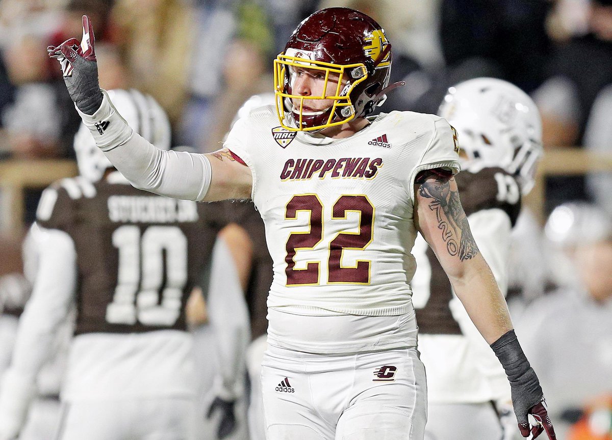 After an amazing conversation with <a href="/CoachCalley21/">Chris Calley</a>, I am grateful to have received an offer from Central Michigan University! I want to thank my parents, coaches, and teammates for their constant support as I continue pursue my dreams! <a href="/warriorqbcoach/">Warren McCarty</a> @RebelballCHS <a href="/CMU_Football/">Central Michigan Football</a>