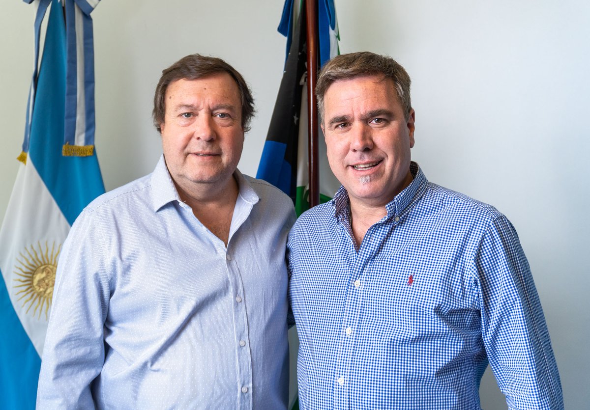 Weretilneck's tweet photo. Bruno es nuestro candidato a intendente en las elecciones municipales de El Bolsón. El próximo 16 de abril votá Bruno Pogliano intendente y Agustín Guasco presidente del Concejo Deliberante. Acá en Río Negro, unidos. #JuntosAca✅ https://t.co/50TydFQyiF
