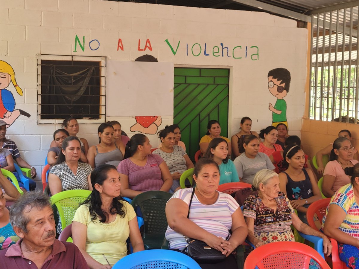 SHAREelsalvador's tweet photo. #Women from the Chilama Community - Los Almendros who receive training workshops through #CRIPDES La Libertad participated in a forum on the contribution of women in the prevention and resilience of community organizations. #womenempowement #organization #leadership https://t.co/lsISh2mWNJ