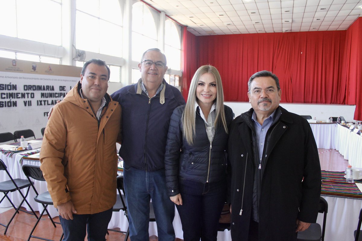 myriamcardenas's tweet photo. Asisto a la segunda sesión ordinaria de la mesa de fortalecimiento municipal de mi región, en donde se trataron temas que benefician a los habitantes del #Distrito45 al cual represento. #DiputadaLocal #AlmoloyaDeJuárez #Temoaya #Otzolotepec #Toluca #MyriamCárdenas #YoSiRegresé https://t.co/Zhxau1SAJG