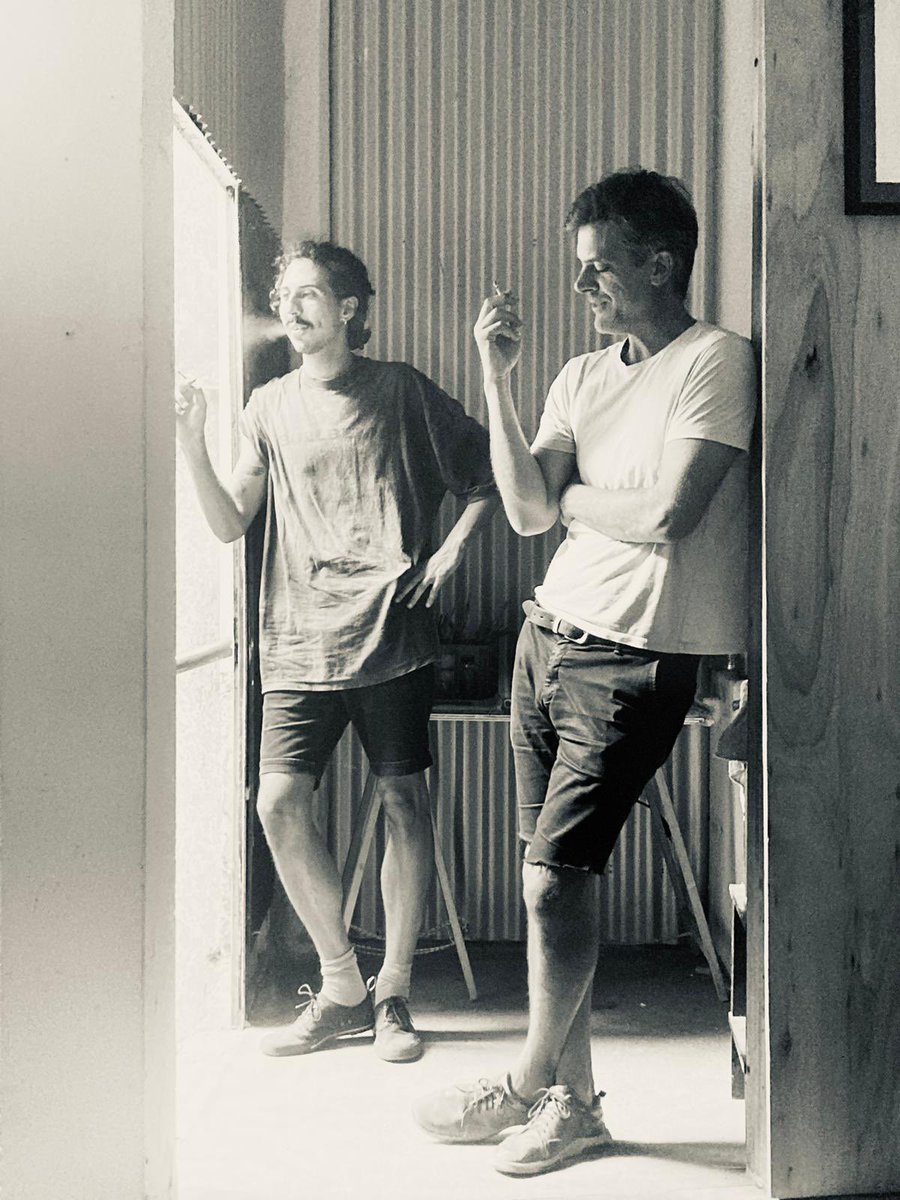 gatchugarry's tweet photo. Estamos trabajando en un proyecto que verá la luz en poco tiempo. Me emociona compartirlo con estos tres cracks: Daniel Mella y Juan Palarino -los que aparecen en las fotos- y Ana Ró, la productora silenciosa y autora de estas placas. https://t.co/m9ygDrBs5m