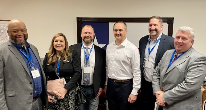 TexasDanM's tweet photo. We appreciate @Bailesfortx supporting and protecting all #txed students! @SplendoraISD @SplendoraSuper @barnes_glenn @allen_wellsjr https://t.co/k6Gd5baShv