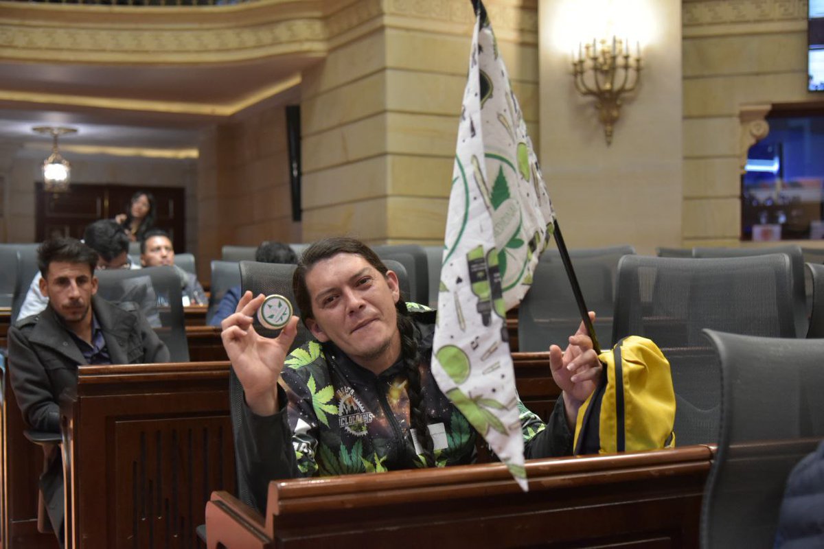 CamaraColombia's tweet photo. #HoyEnCámara El representante @alejoocampog convocó a gremios y activistas relacionados con la industria del Cannabis, en esta audiencia se abrió espacio para la discusión de los proyectos que giran en torno a la regulación del Cannabis de uso adulto. https://t.co/aFI3vjOF7b